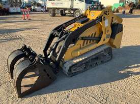 Vermeer S725TX Stand Behind Mini Loader - picture1' - Click to enlarge