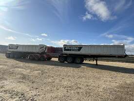 stonestar Side tipper road train.  - picture0' - Click to enlarge