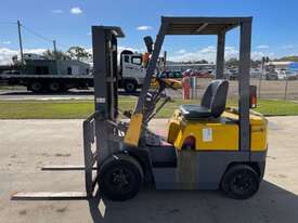 Nissan Forklift - picture2' - Click to enlarge