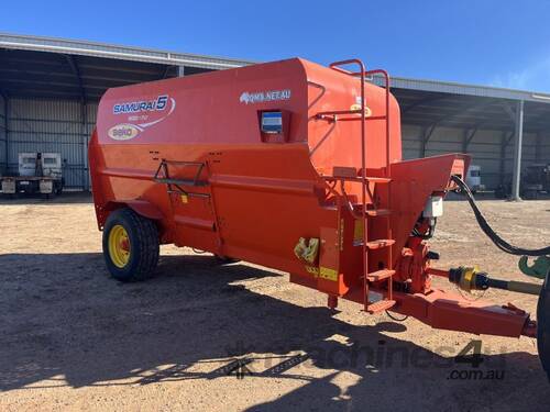 2020 Seko Sam 5 Feed Mixer Wagon