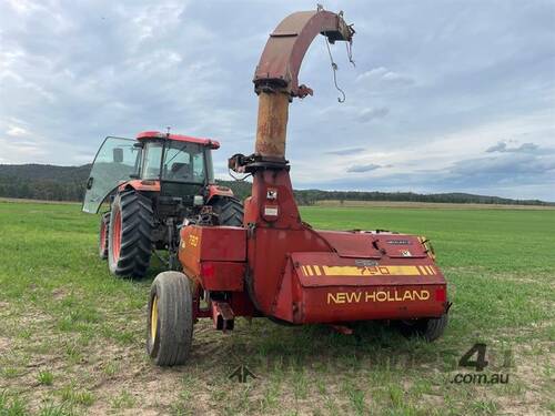 NEW HOLLAND 790 FORAGE HARVESTER 