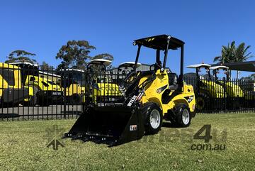 Hyload WTL30 Mini Loader (with 4 IN 1 Bucket)