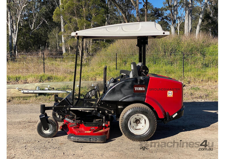 caption Toro Groundsmaster 7210 Zero Turn Lawn Equipment