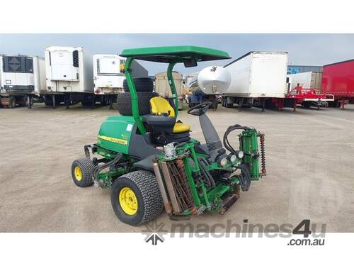 John Deere 8700