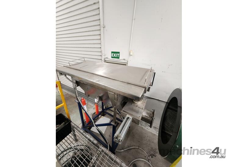 caption Floveyor – Mobile SS Auger Feeder