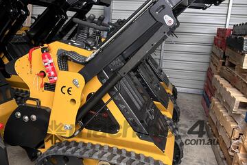 Skid Steer Loader - Tracked - Rover TWH 823 Twin Joysticks, Honda Engine