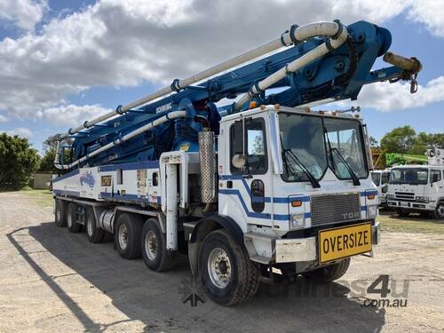 caption 2002 TOR T-63120 Concrete Pump Truck