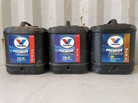 3 x 20 LTR Drums of Oil - picture0' - Click to enlarge