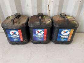 3 x 20 LTR Drums of Oil - picture0' - Click to enlarge