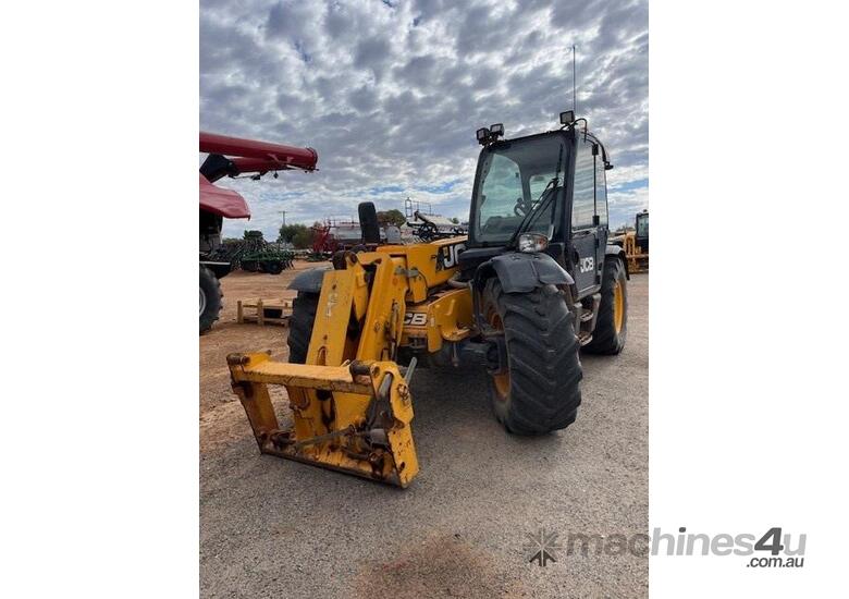 caption 2015 JCB 531-70 AGRI SUPER TELEHANDLER