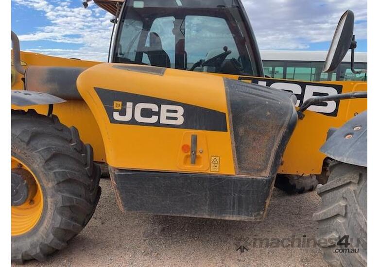 caption 2015 JCB 531-70 AGRI SUPER TELEHANDLER