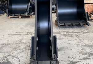 Roo Attachments 18 - 23 Ton Trenching Bucket/GP 300 mm Wide