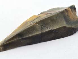 BRONZE AGE PREHISTORIC FLINT ARROWHEAD - picture1' - Click to enlarge