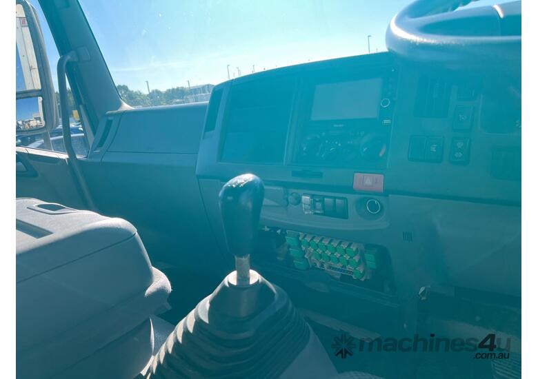 2015 Isuzu FRR600 Pantech (Day Cab)