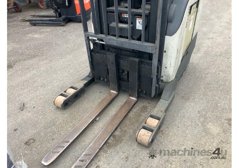 caption 2010 Crown RR5725-35 Electric Reach Forklift (Stand on)