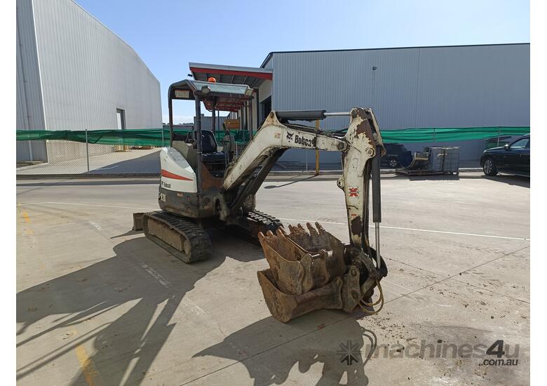2013 Bobcat E26 Rubber Tracked Excavator