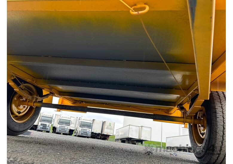 caption 2011 PBL Trailers Single Axle Enclosed Box Trailer