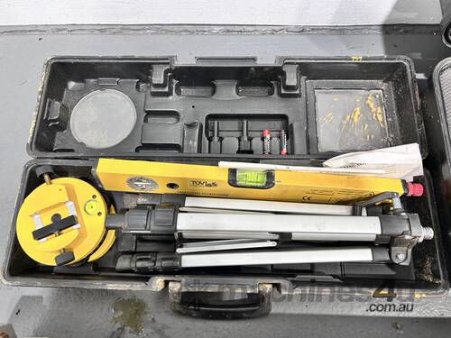 caption Pinpoint P500 Laser Level