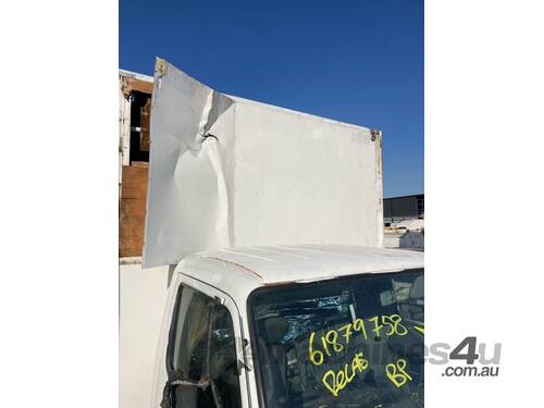 caption 2002 Mitsubishi Canter Pantech