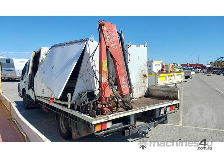 caption Hino 300 Series 816