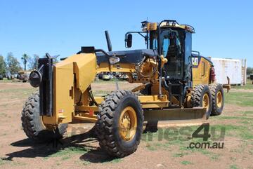 Caterpillar 2011   12M