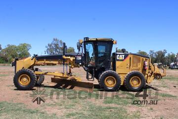 Caterpillar 2011   12M