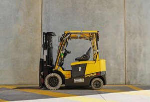 Hyster 2.5T Battery Electric 4-wheel forklift