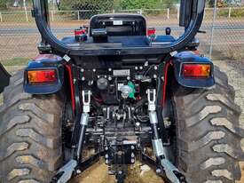 2024 CASE IH FARMALL 35B ROPS TRACTOR  - picture2' - Click to enlarge