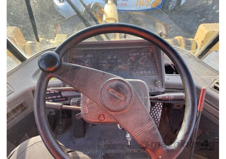 caption 1998 Komatsu WA180-3A Articulated Wheel Loader