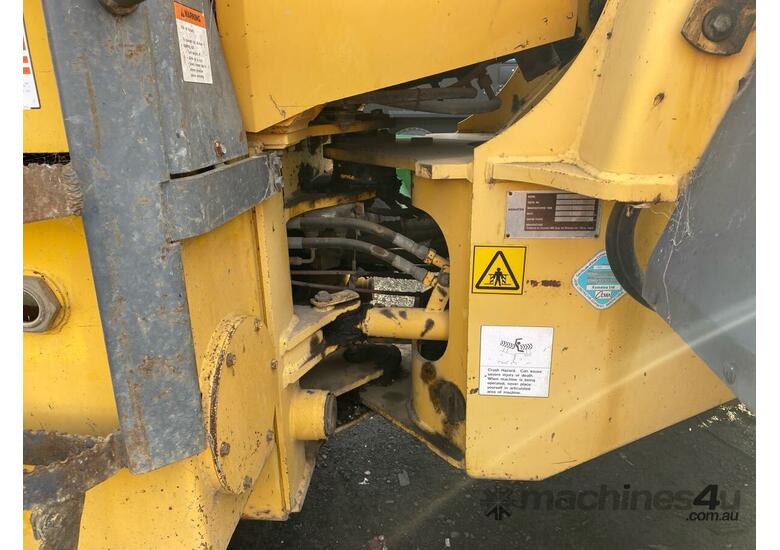 caption 1998 Komatsu WA180-3A Articulated Wheel Loader
