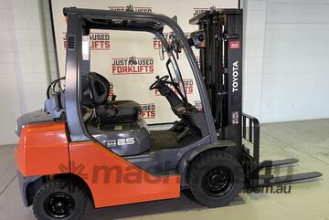 2014 TOYOTA 32-8FG25 4700 3 STAGE CONTAINER MAST