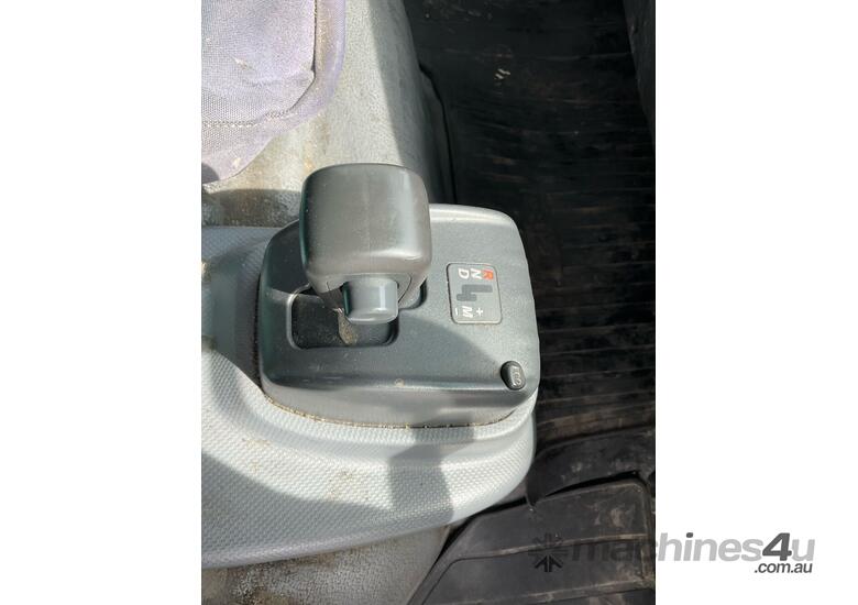 caption 2017 Isuzu NPR 45-155 Table Top (Day Cab)