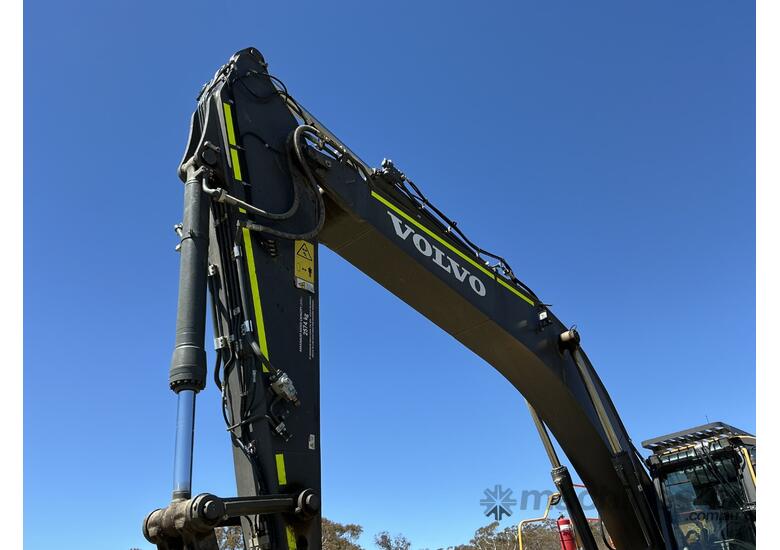 2021 Volvo EC300DL Excavator (Steel Tracked)