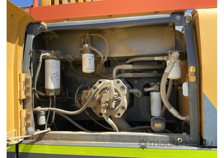 2021 Volvo EC300DL Excavator (Steel Tracked)