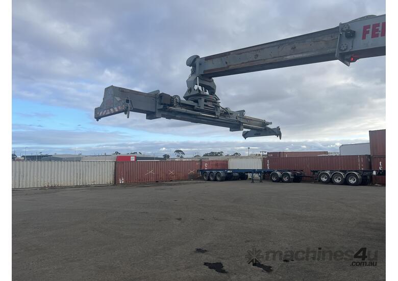 2004 Ferrari F378 Container Reachstacker