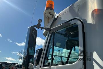 2005 Freightliner Columbia CL112 FLX Prime Mover Sleeper Cab