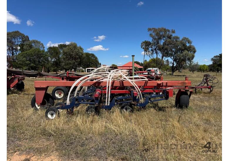2011 Morris 7240 Air Seeder