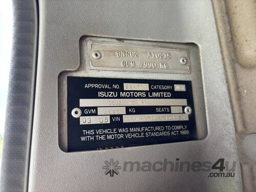 2005 Isuzu N-Series NC  4x2 Tray Truck