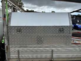 2005 Isuzu N-Series NC  4x2 Tray Truck - picture0' - Click to enlarge