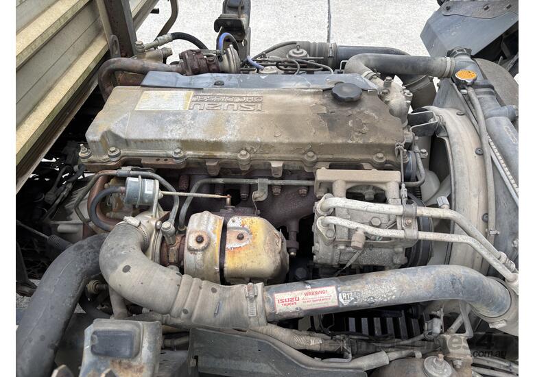 2005 Isuzu N-Series NC  4x2 Tray Truck