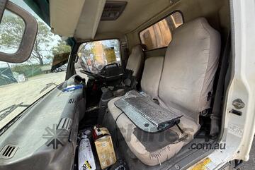 2005 Isuzu N-Series NC 4x2 Tray Truck