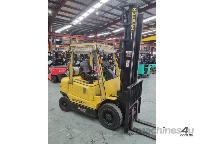 HYSTER 2.5T LPG FORKLIFT – LOW HOURS