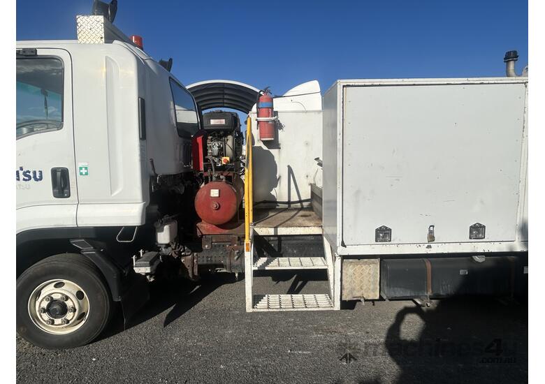 2012 Isuzu FRR600 Service Body