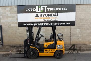 Hyundai 2.5T 4700mm 3 Stage Brand   Forklift LPG
