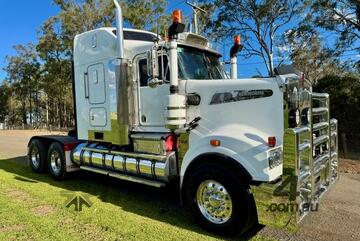 2010 Kenworth T908 50-inch bunk, Cummins ISX, 694k kms, 18sp 22 series