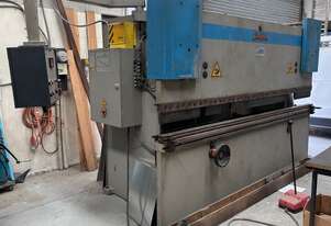 Baykal 90T x 3200mm Hydraulic Press Brake Workshop Closing