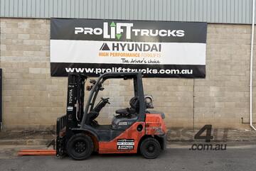 Toyota 2.5T 4500mm 3 Stage Forklift