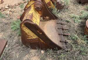 Caterpillar   900MM BUCKET