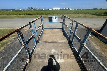 2006 Genie GS-4390 4x4 Rough-Terrain Scissor Lift