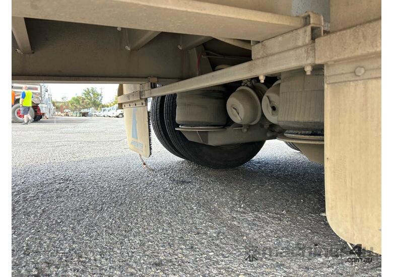 2011 Maxitrans ST3-OD Tri Axle Drop Deck Trailer